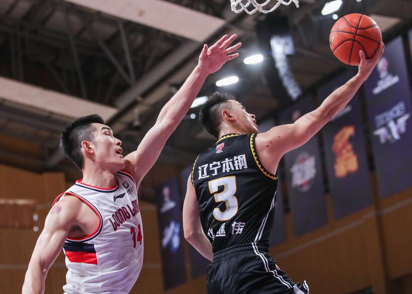 爱游戏tv-鹈鹕完胜爵士，赵继伟高光表现