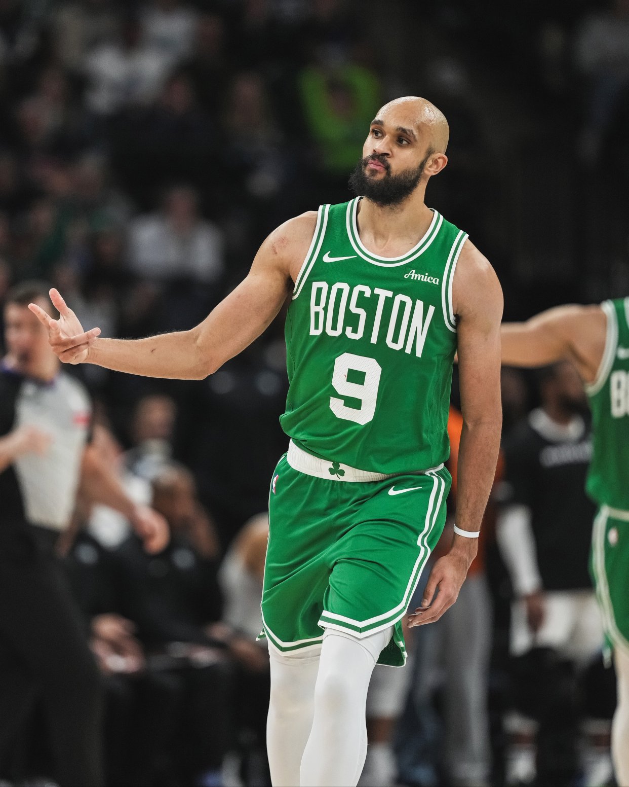 爱游戏在线-凯尔特人险胜山东队,福克斯状态火热