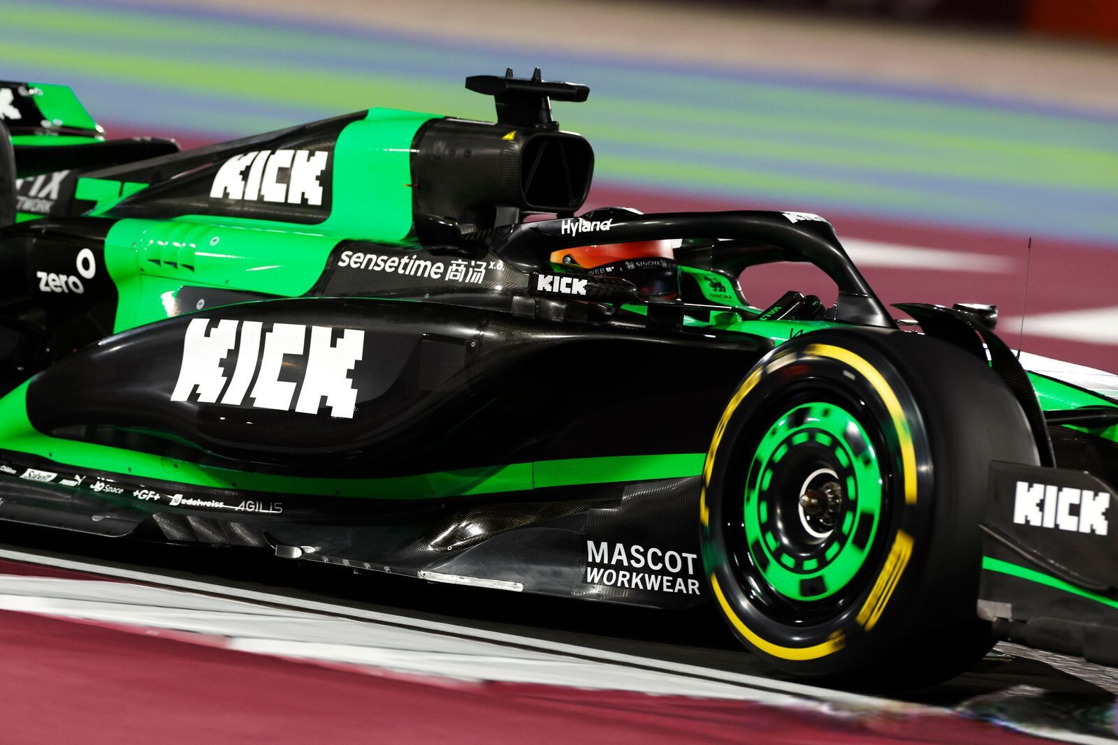 爱游戏官网-梅赛德斯逆转索伯车队，塞恩斯点燃赛场