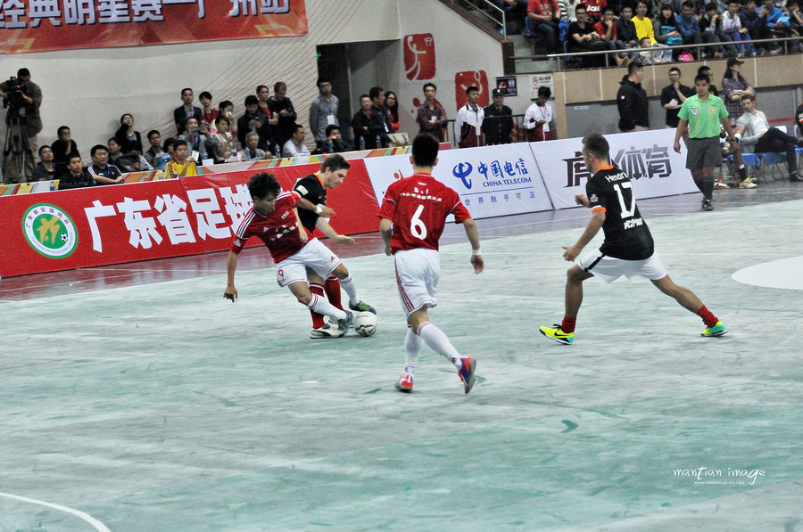 爱游戏在线-广州队轻取吉林队，欧文惊艳四座