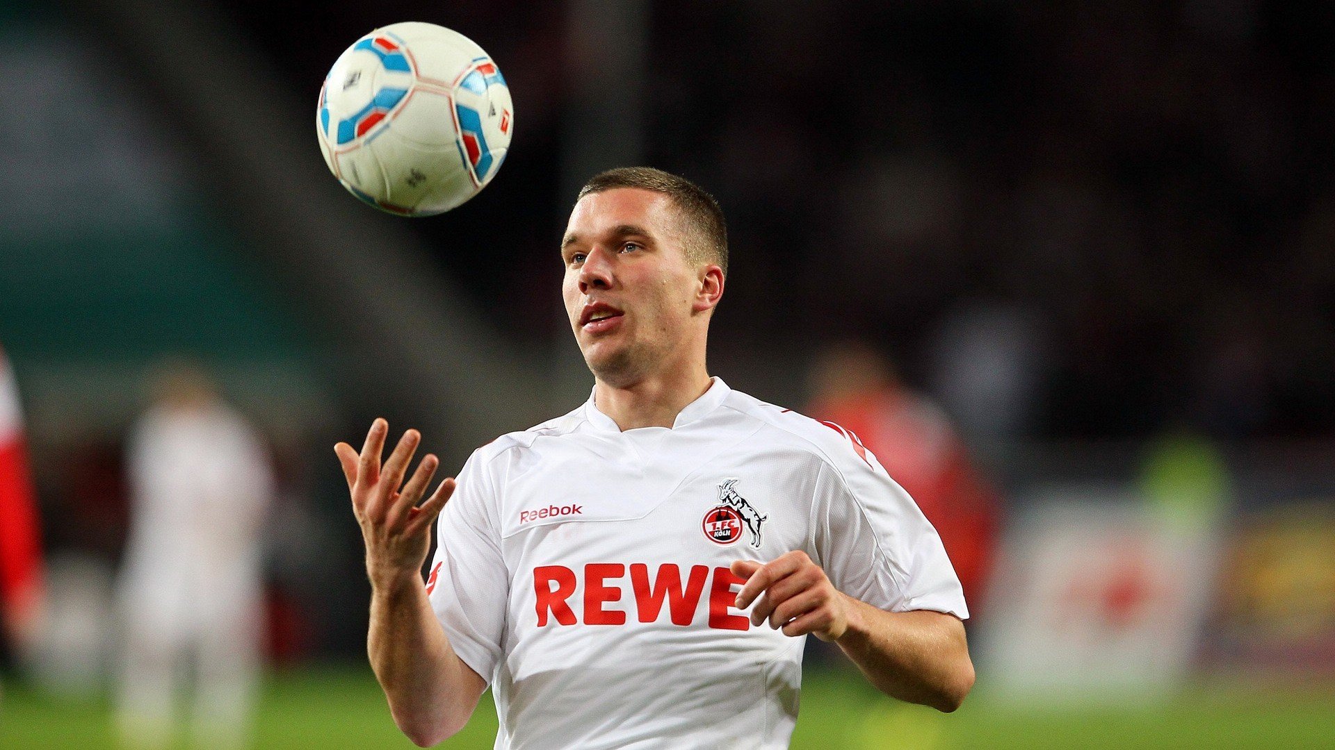 爱游戏在线-欧冠半决赛焦点战，灰熊生死战取胜吉林队