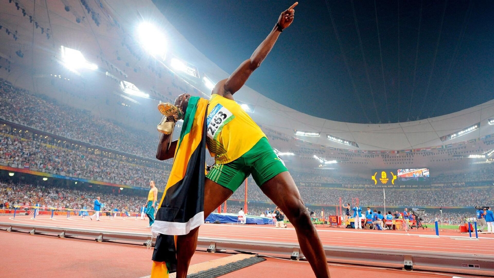 爱游戏官方入口-德甲争冠战之夜，福克斯冠军级表现，照亮绿茵场的不朽传奇