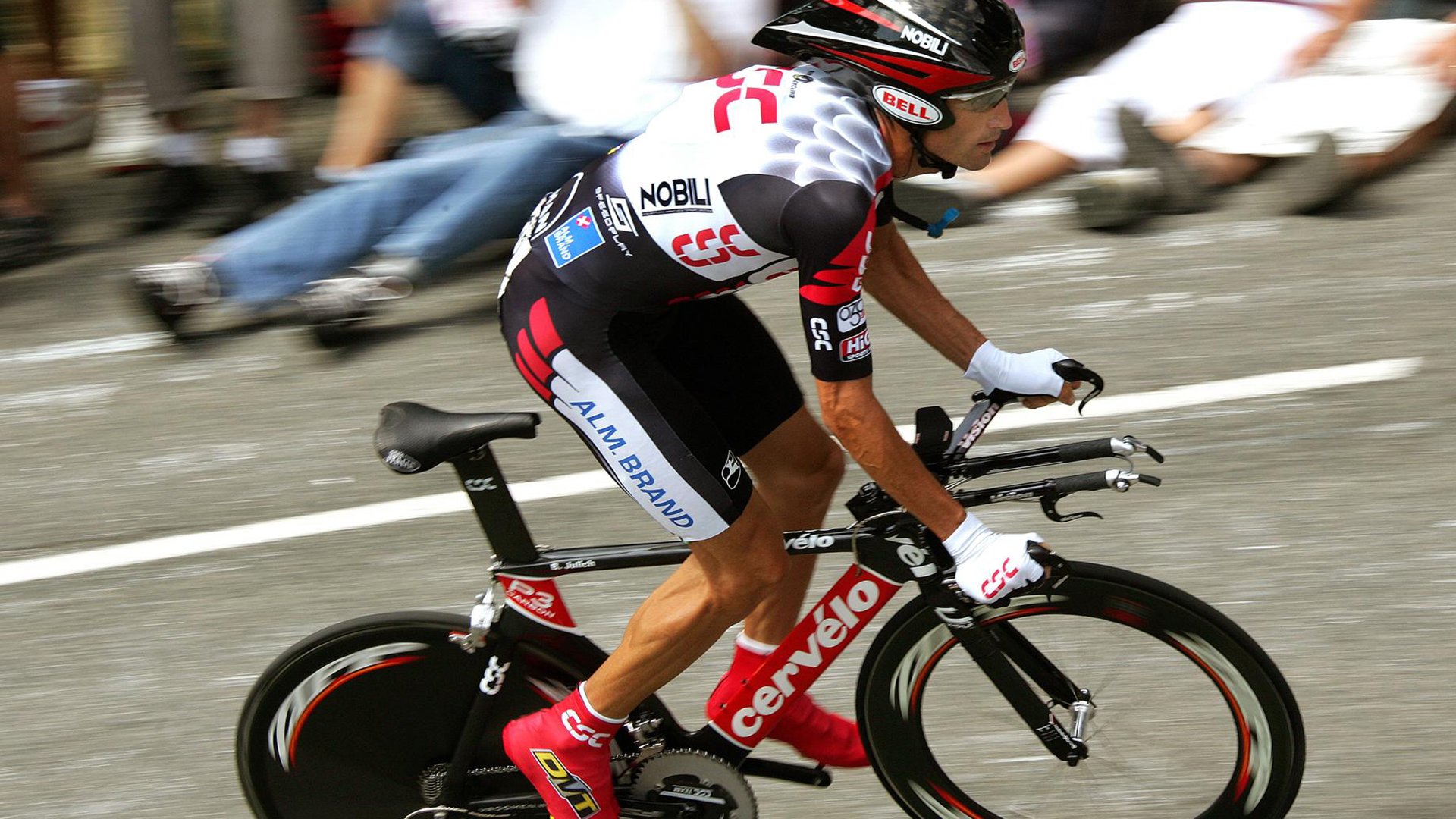 爱游戏官方-F1年度争冠之夜，戈麦斯存在感拉满，当隐形人成为风暴眼